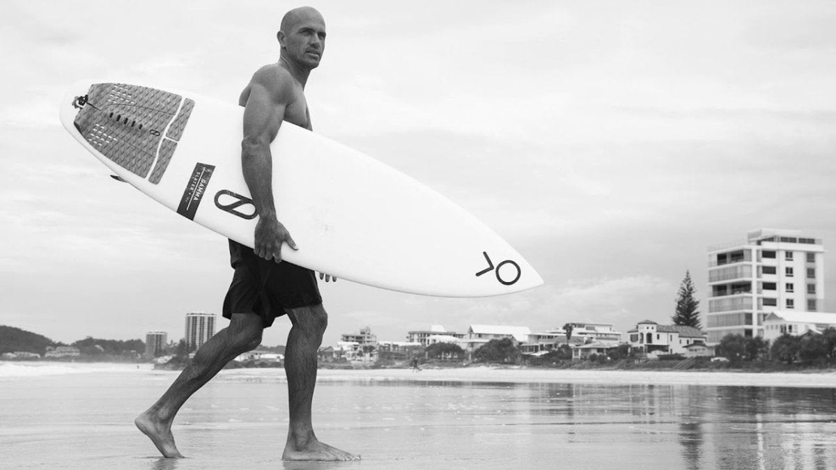 Attention : Kelly Slater débarque dans les Landes pour un événement historique! - HawaiiSurf