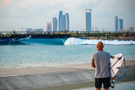 Des épreuves mondiales de surf se dérouleront à Abu Dhabi : comment est ce possible ? - HawaiiSurf