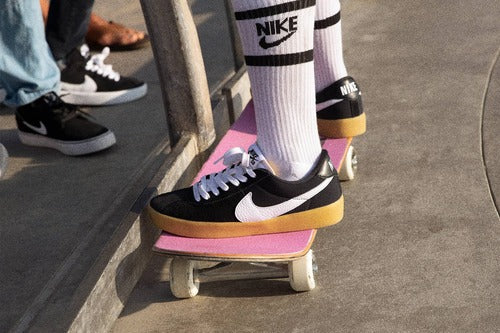 Nike Sb Nike Skateboarding Chaussures et V tements de Skate