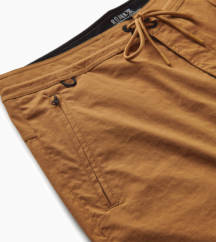 Layover Trail Shorts 17"