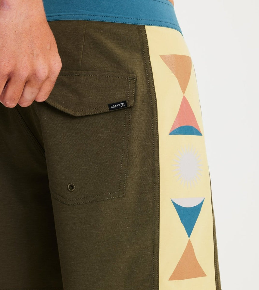 Passage Side Panel Boardshorts 16"#BoardshortsRoark