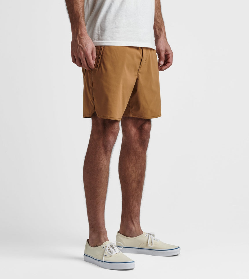 Layover Trail Shorts 17"